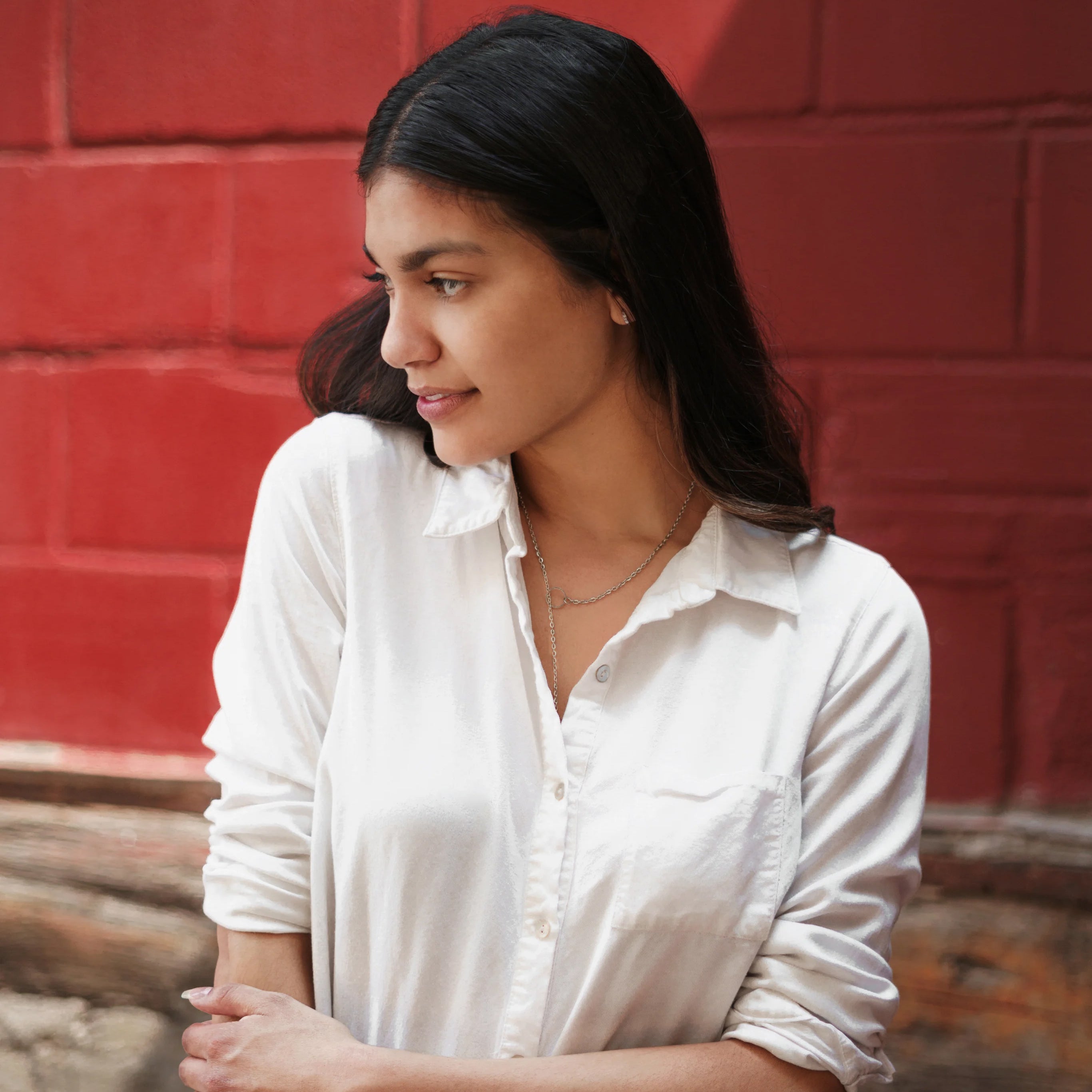 files/woman-looking-away.jpg
